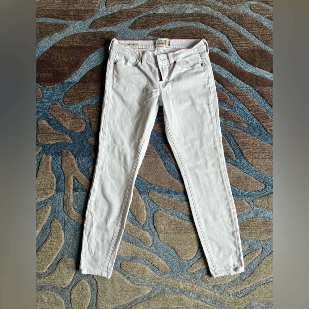 Lucky Brand White Denim with Red Accents 4/27 white jeans